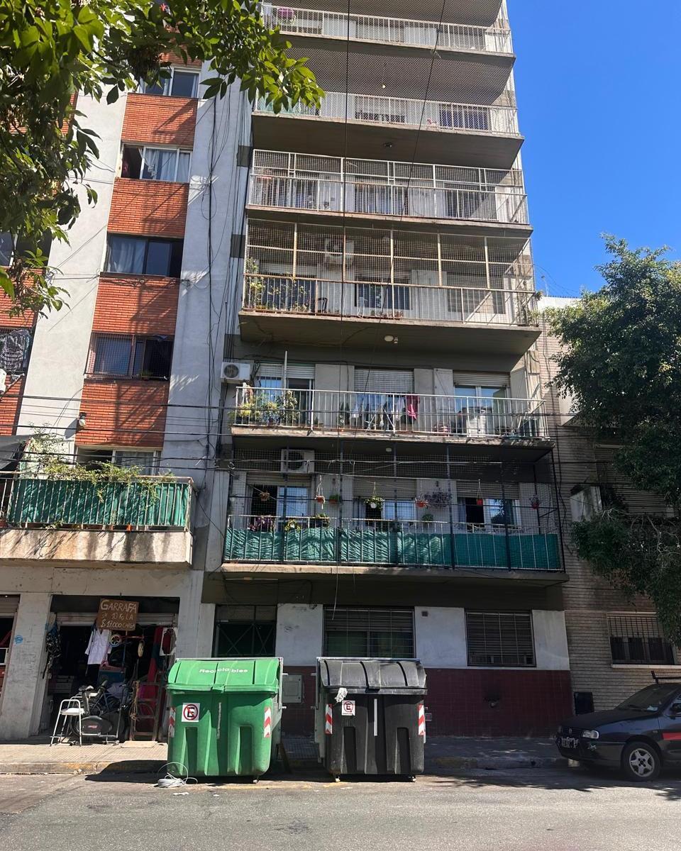 Oportunidad Venta Depto 3 Ambientes C/ Balcón Corrido! Combate de Los Pozos 1533 3