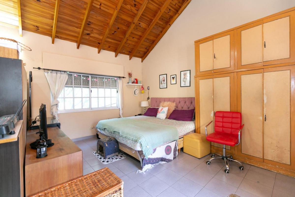 Casa 5 Ambientes en Versalles con Garage y Quincho 3