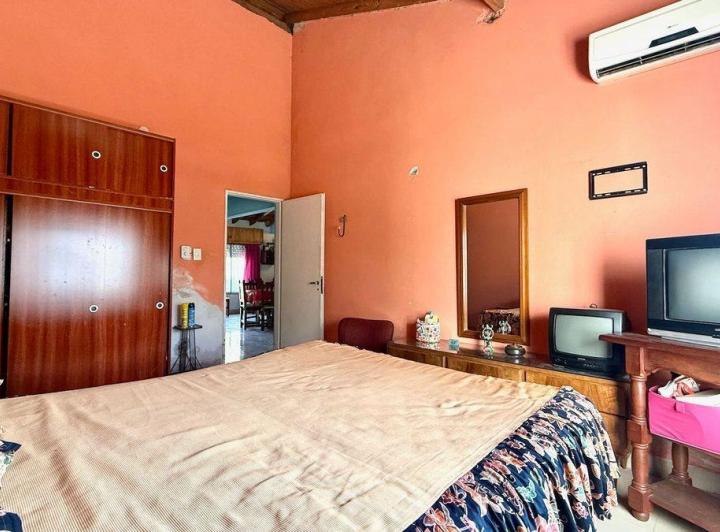 Venta Casa Multifamiliar en Moreno 5