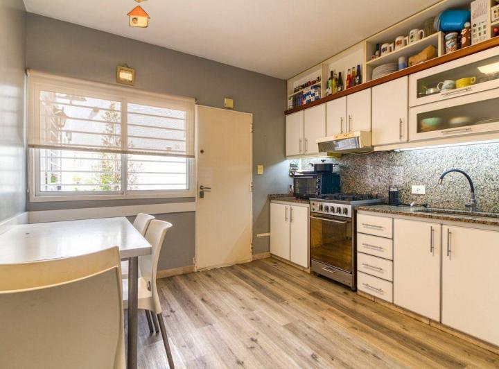 VENTA TRIPLEX 5 AMB COCHERA APTO CRÉDITO URQUIZA 2