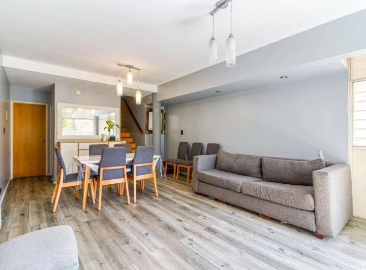 VENTA TRIPLEX 5 AMB COCHERA APTO CRÉDITO URQUIZA 1