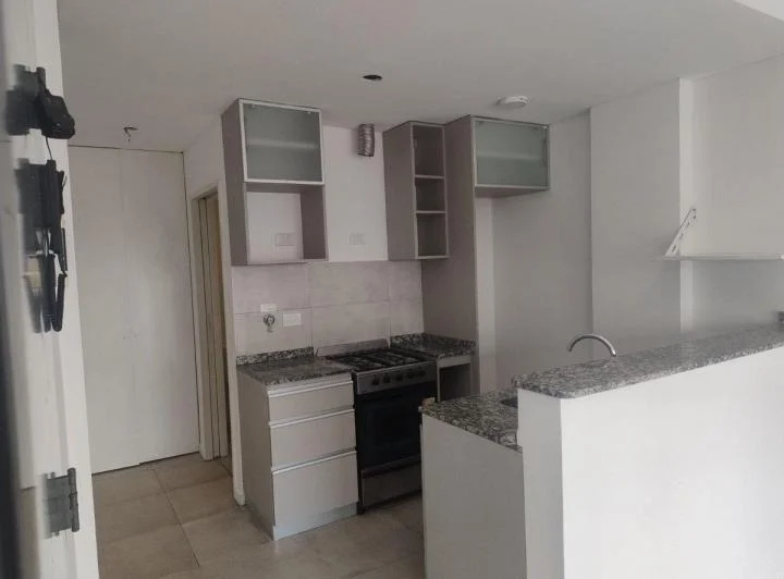 ALQUILER  MONOAMBIENTE CON BALCON VILLA URQUIZA 2