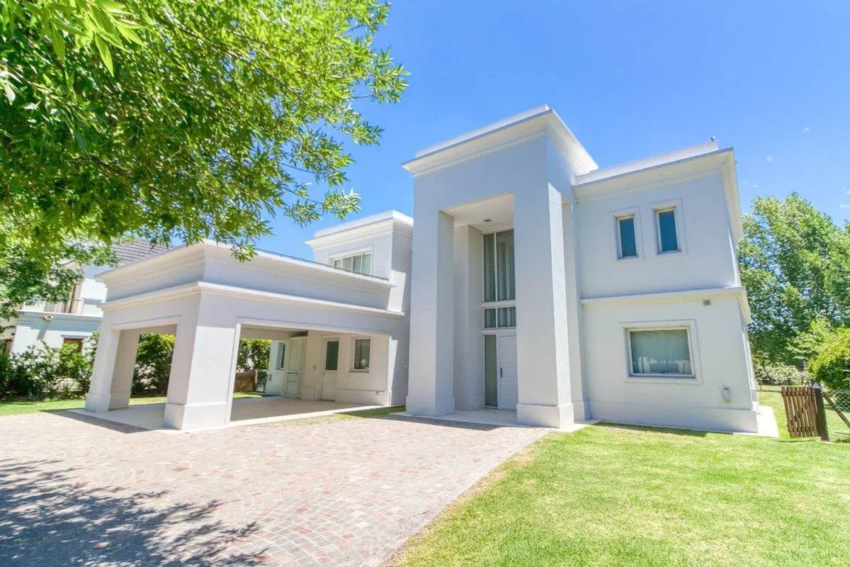 Casa en venta 6 ambientes en Barrio Terravista 4