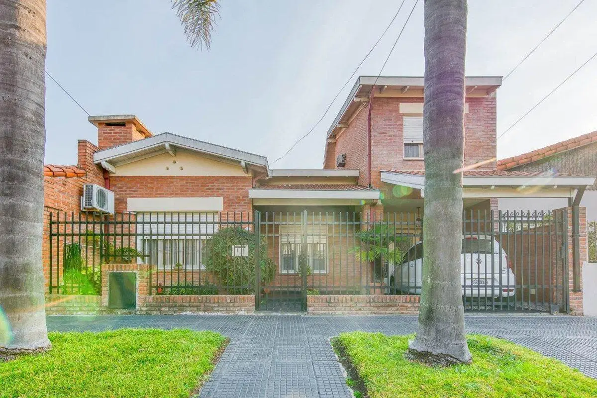 Venta Chalet de 4 amb. en Barrio Güemes - HAEDO 5