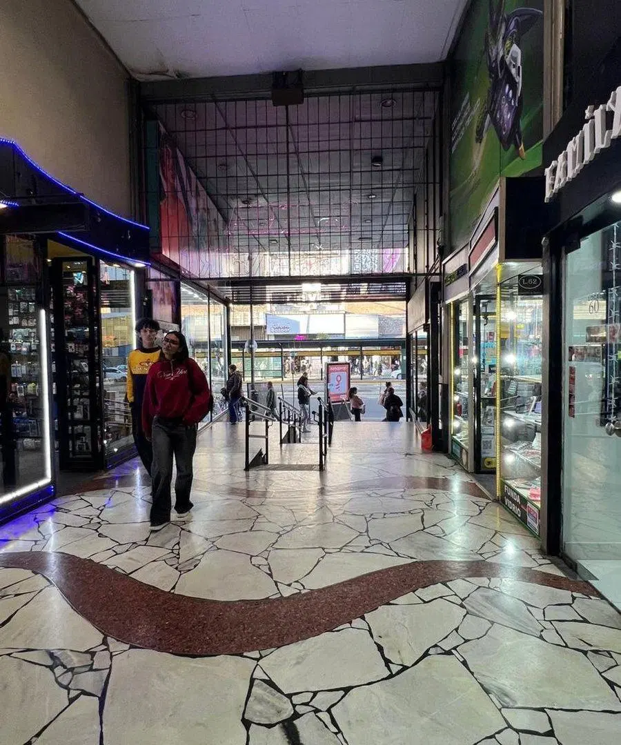 VENTA DE LOCAL COMERCIAL EN AV CABILDO BELGRANO 2