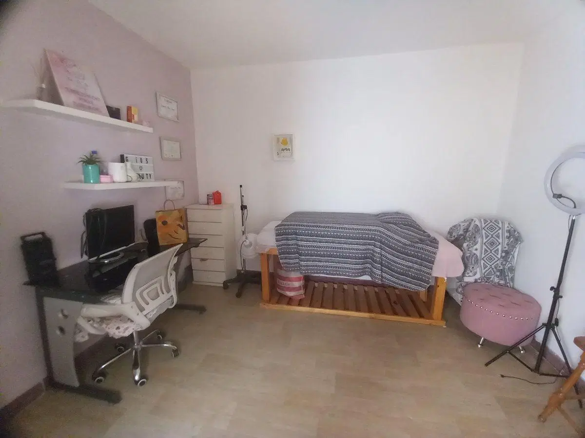 VENTA CASA 4 AMB. C/COCH TERRAZA A. CREDITO MORON 5