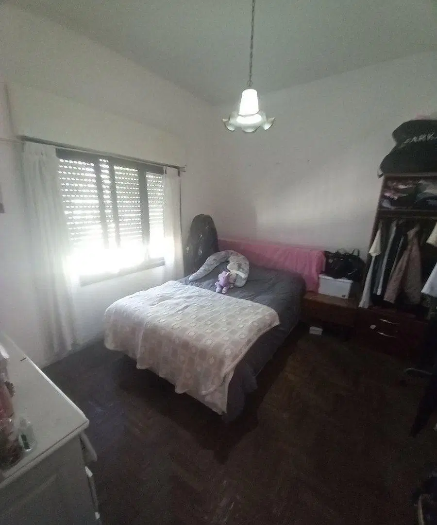 VENTA CASA 4 AMB. C/COCH TERRAZA A. CREDITO MORON 2