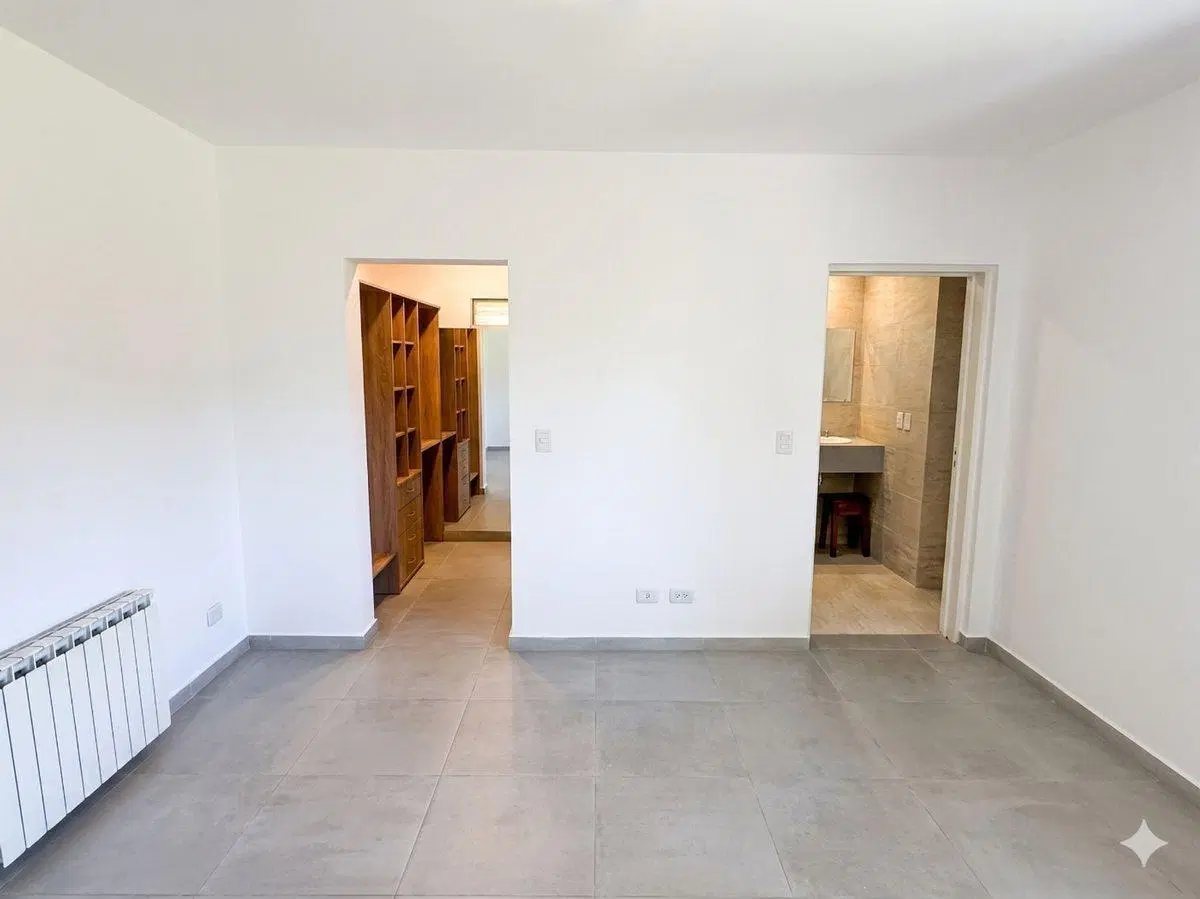 VENTA CASA 5 AMBIENTES EN CANNING 3
