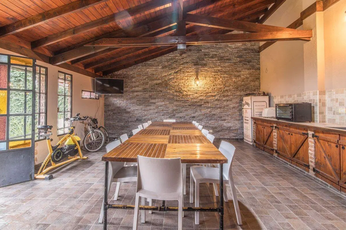 VENTA CASA 4 AMBIENTES CASEROS 4