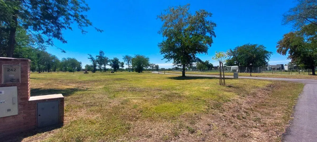 VENTA Lote en Prados del Oeste II  con proyecto 3