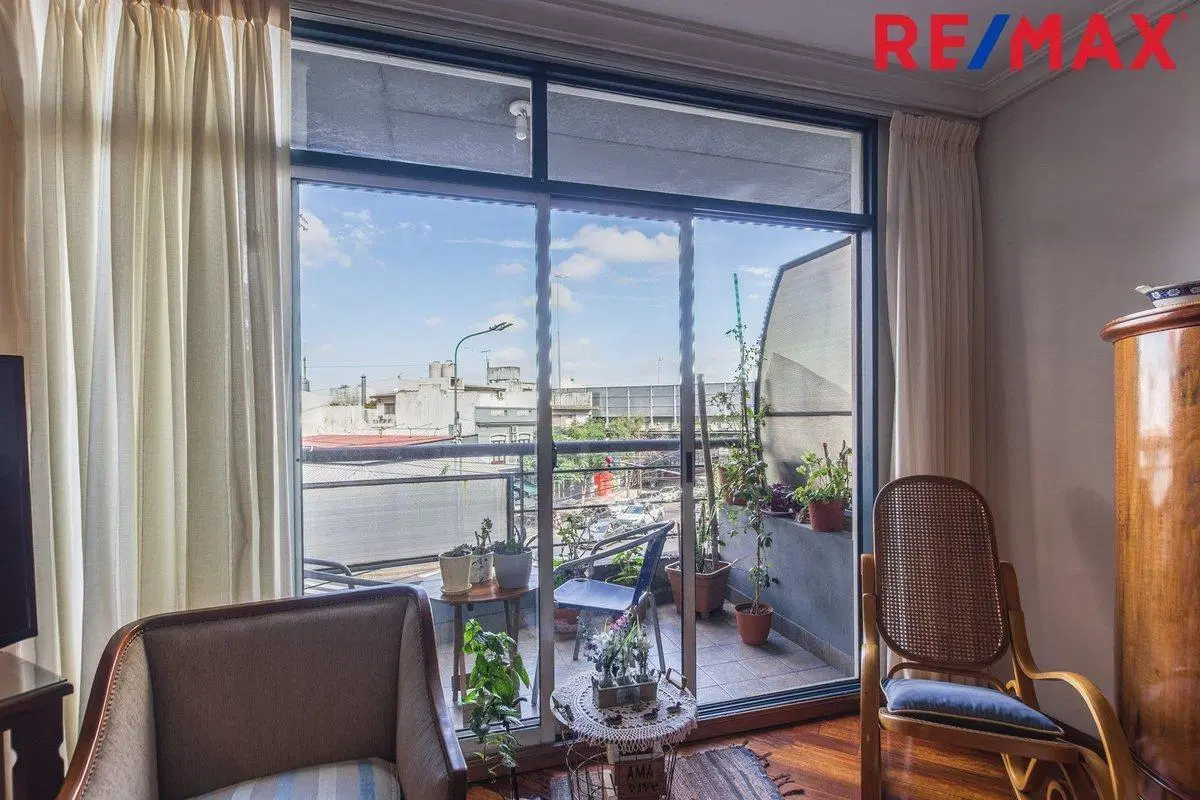VENTA SEMIPISO 2 COCHERAS 90M2 CABALLITO 3