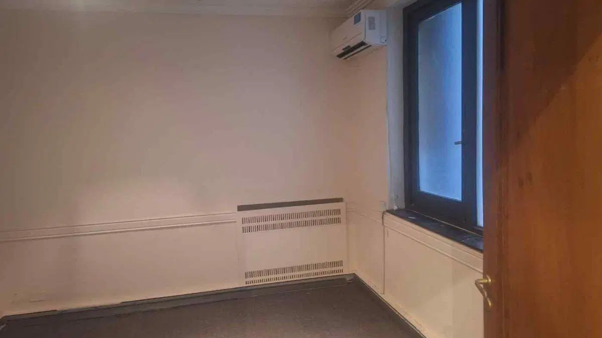 VENTA OFICINA EN MICROCENTRO 80 M2 4