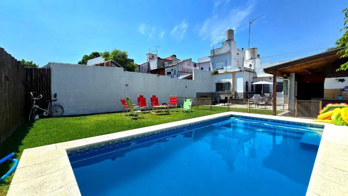 Venta Casa 3 ambientes El palomar pileta parrilla 2