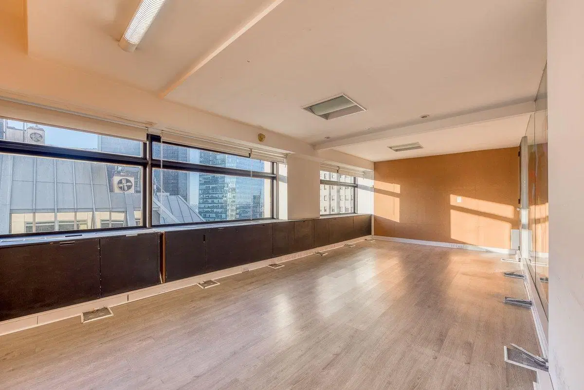 ALQUILER OFICINAS DE 256 M2 SAN NICOLAS -COCHERAS 5