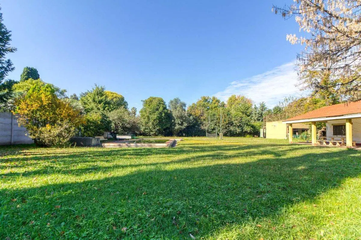 Venta Casa Quinta c/Pileta Terreno 950m2-La Reja 3