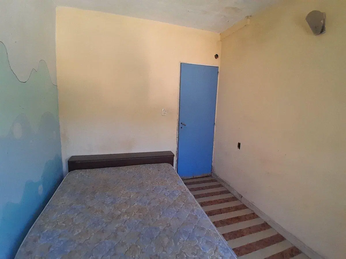 VENTA CASA CON PILETA A REFACCIONAR GRAL RODRIGUEZ 4