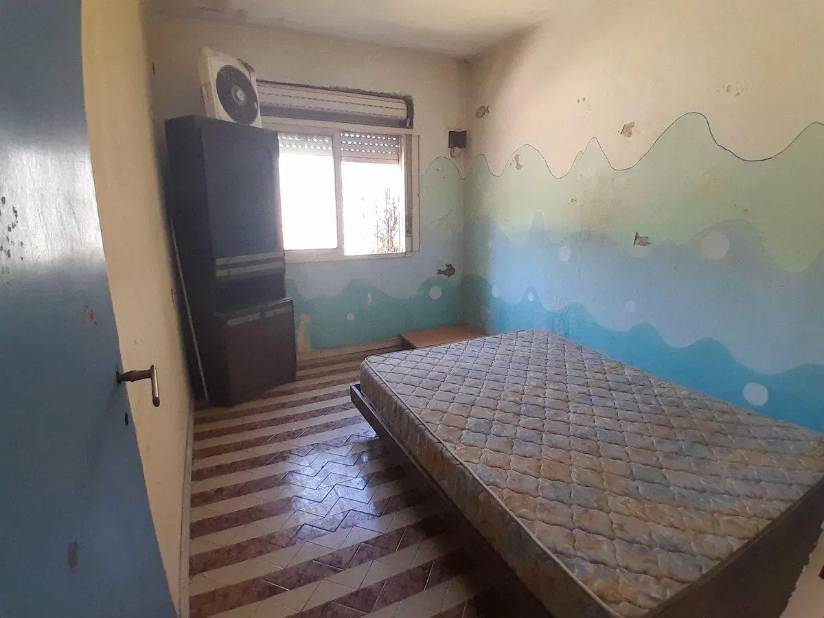 VENTA CASA CON PILETA A REFACCIONAR GRAL RODRIGUEZ 2