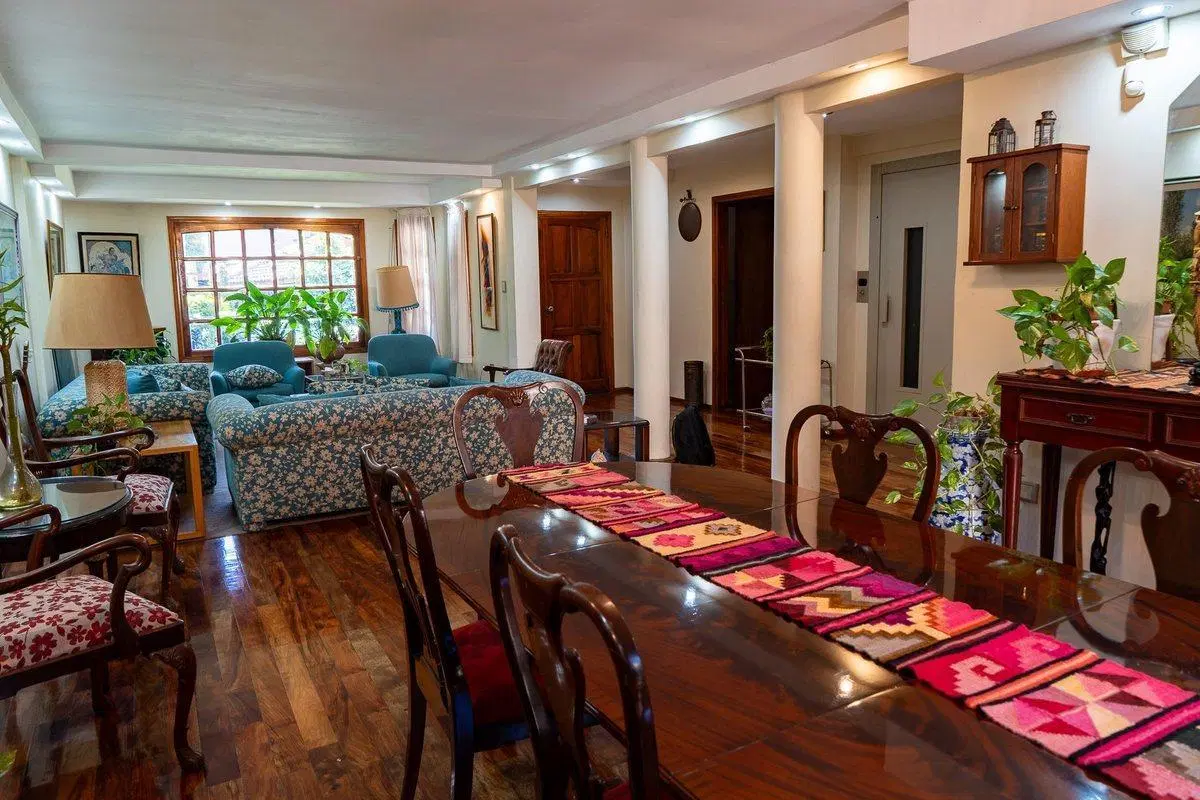 CASA 7 AMBIENTES VENTA DEVOTO PERMUTA ASCENSOR 3