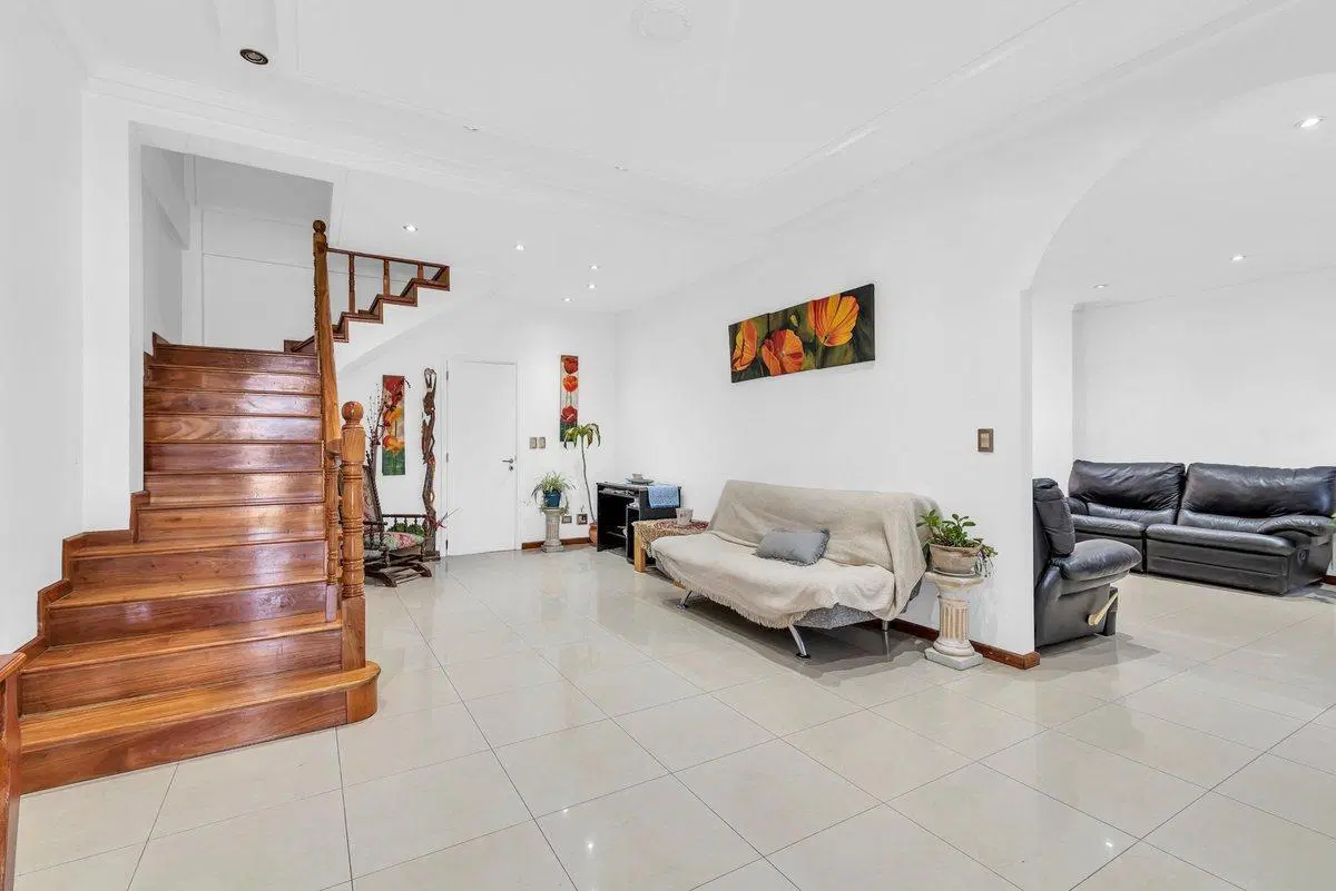 VENTA HERMOSA CASA VILLA ARIZA PILETA QUINCHO 3