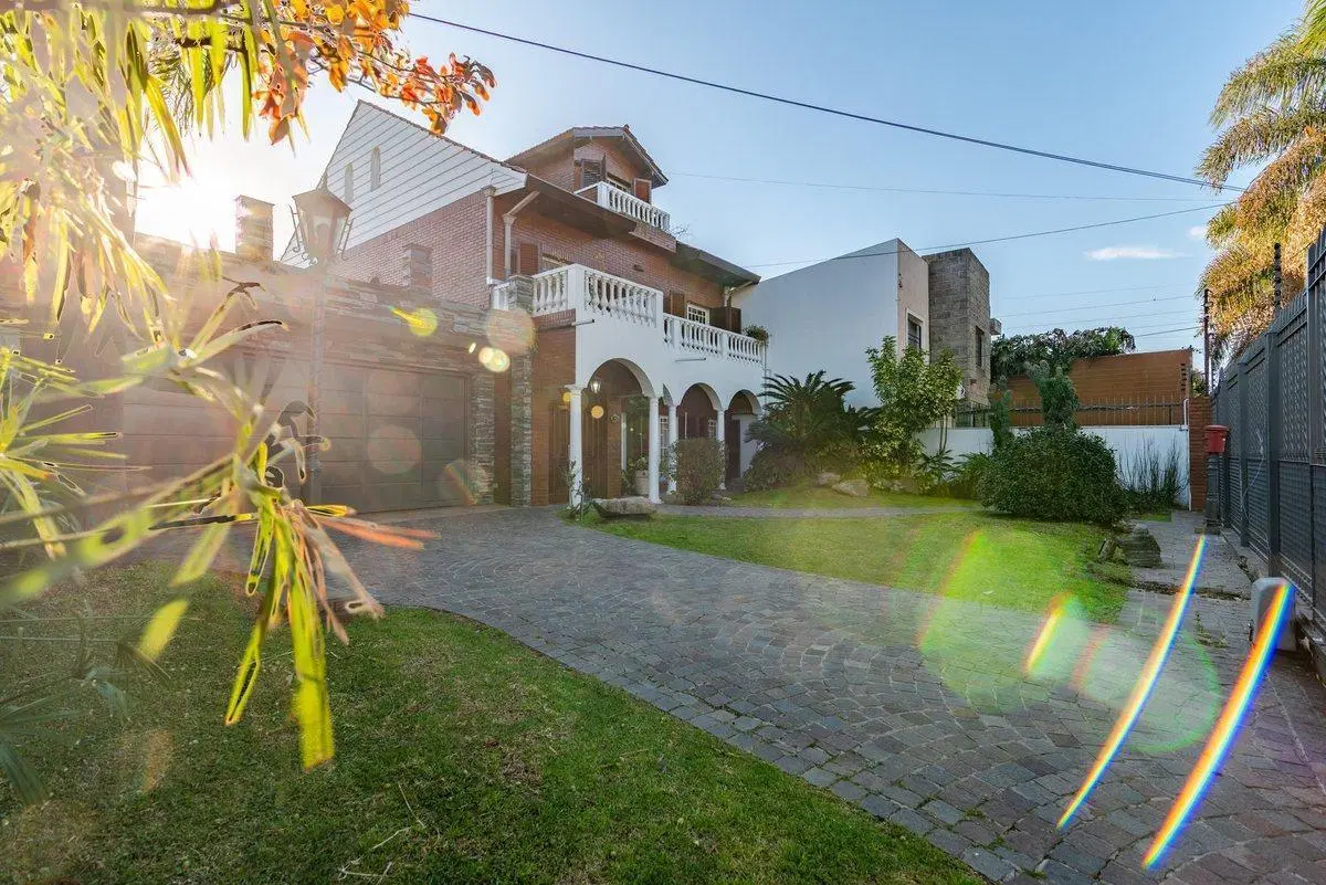 VENTA HERMOSA CASA VILLA ARIZA PILETA QUINCHO 2
