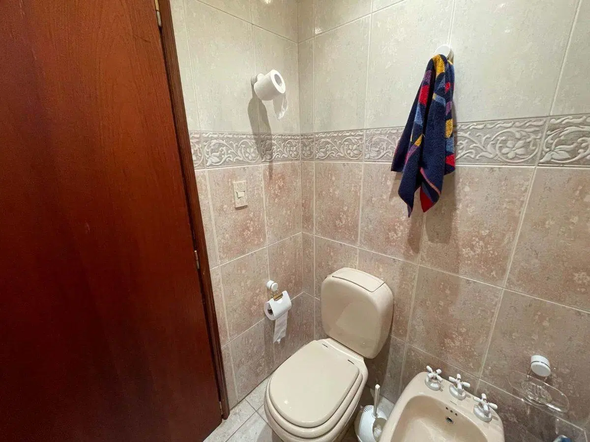 VENTA CASA 6 AMB. CON PILETA - GUERNICA - PERMUTA 3