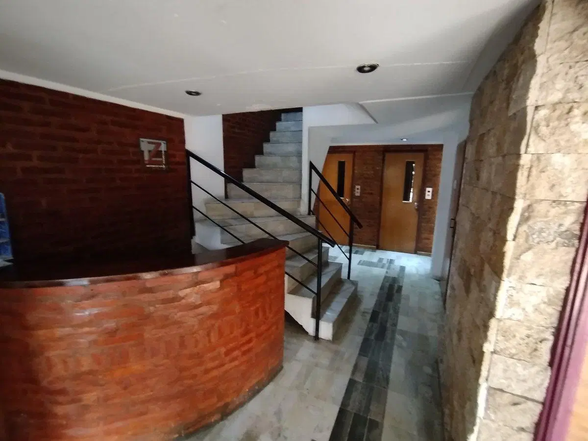 VENTA MONOAMBIENTE EN MORON AL FRENTE APTO CREDITO 2