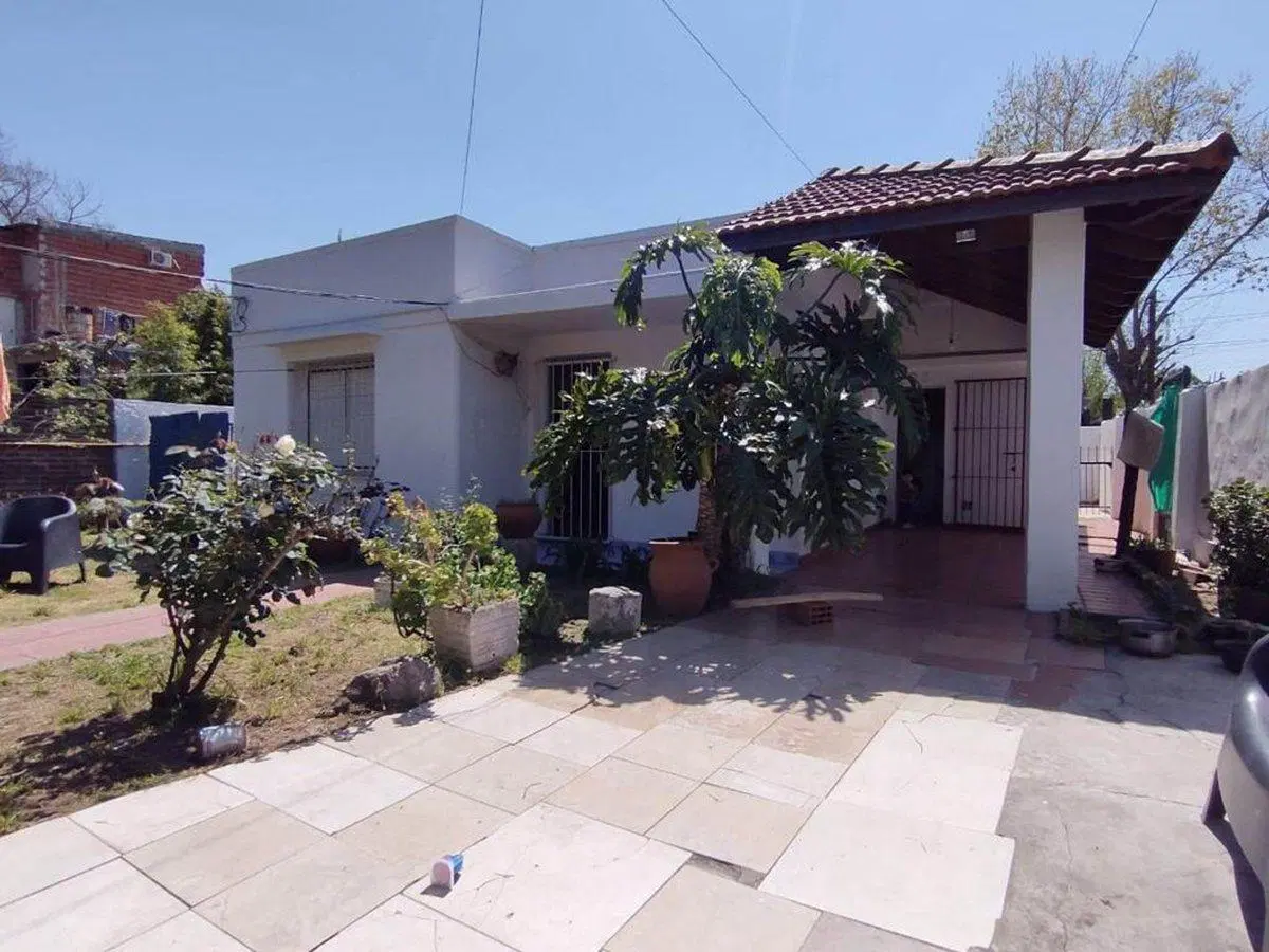 VENTA CASA 3 AMB. CON LOCAL Y MONOAMB DON TORCUATO 2