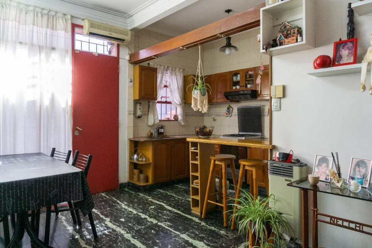VENTA CASA MONTE CASTRO QUINCHO COCHERA 2 AUTOS 4