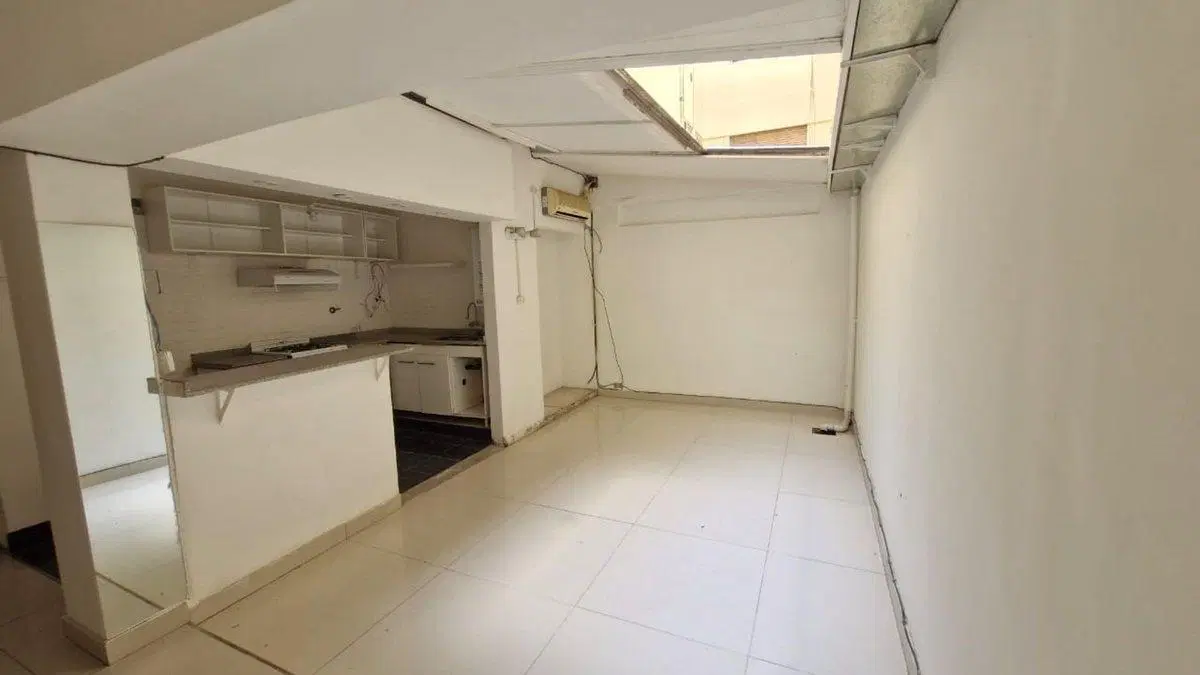 VENTA DPTO 100MTS A REFORMAR PATIO PARRILLA FLORES 5
