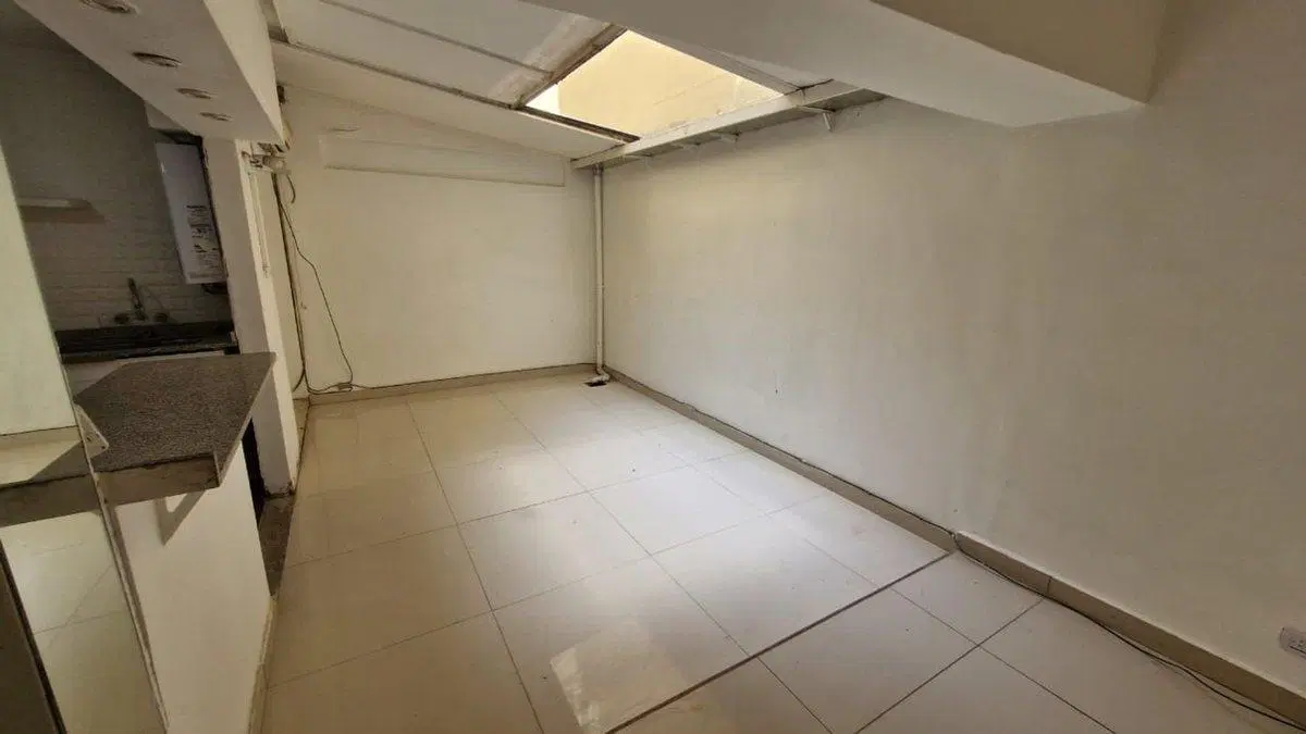 VENTA DPTO 100MTS A REFORMAR PATIO PARRILLA FLORES 4