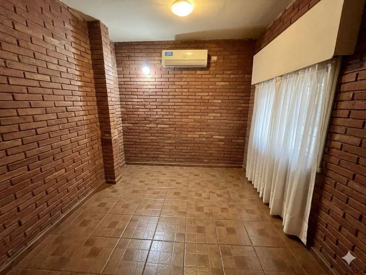 VENTA CASA 4 AMBIENTES PATIO COCHERAS BANFIELD 2