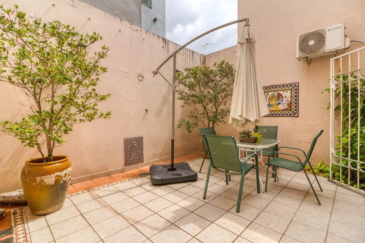 Venta 4 Amb con cochera S/ Exp. en FLORES NORTE 3