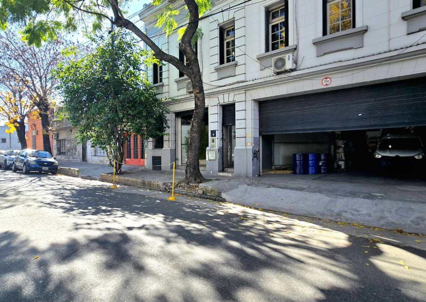 VENTA GALPÓN CON OFICINAS BARRACAS