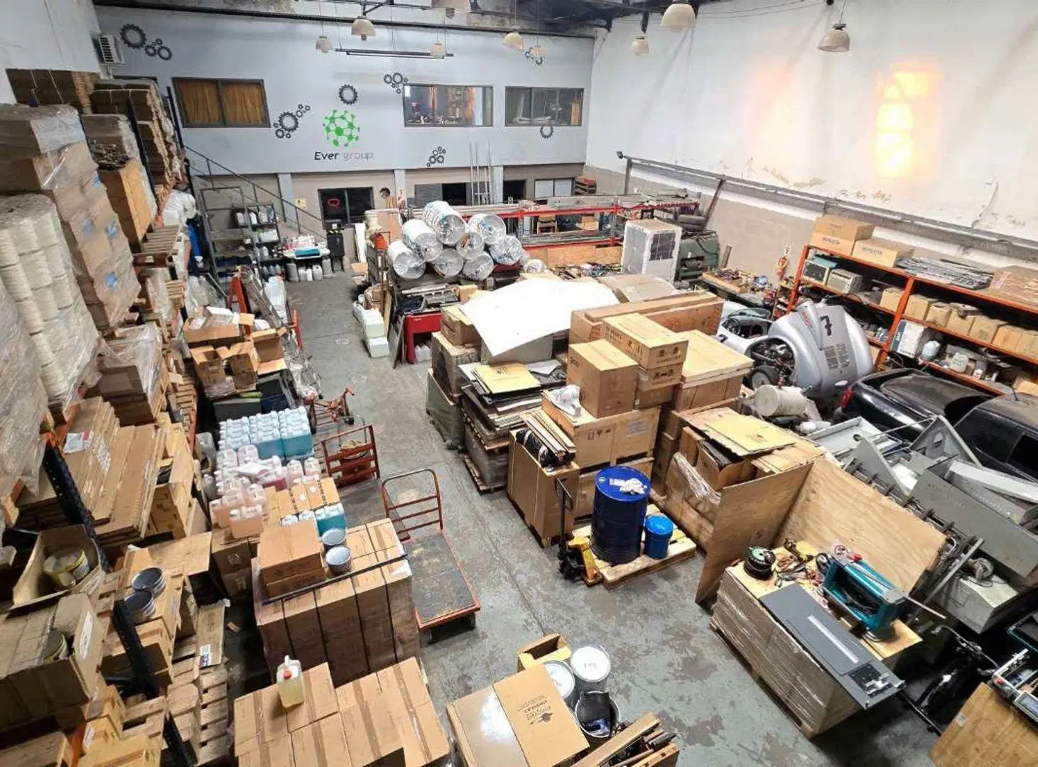VENTA GALPÓN CON OFICINAS BARRACAS 2