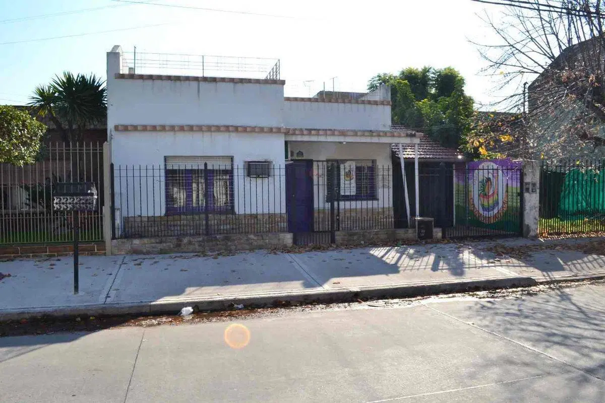 VENTA CASA 4 AMB. C/COCH TERRAZA A. CREDITO MORON 2