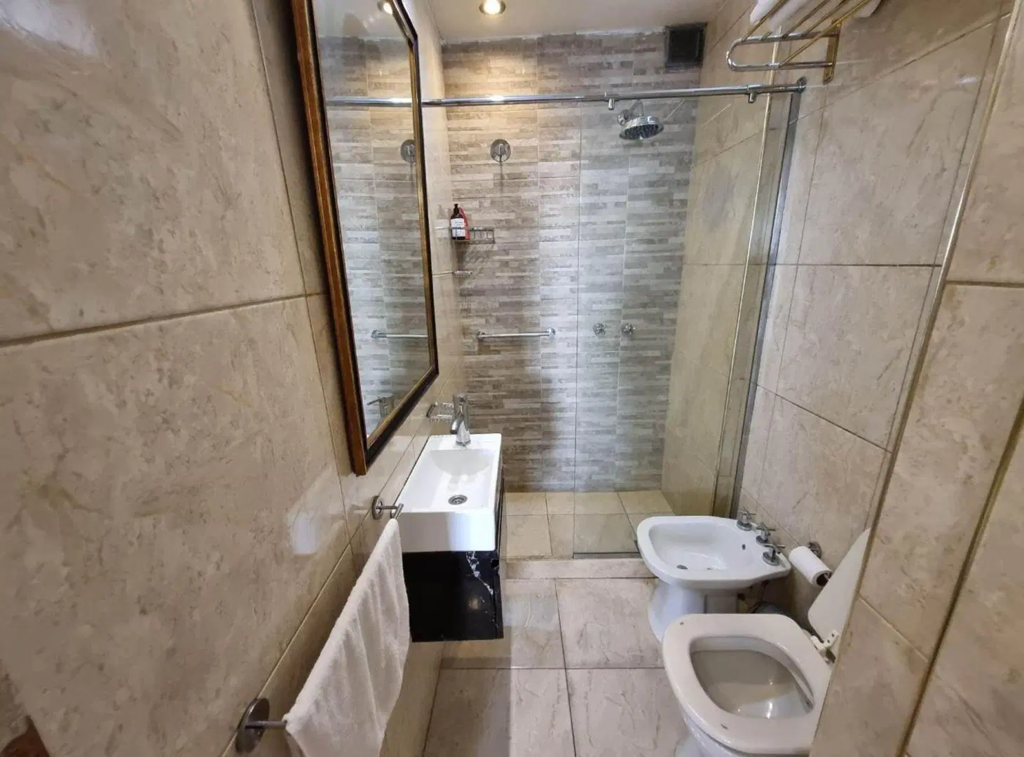 VENTA MONOAMBIENTE IMPECABLE-AL FRENTE- MONSERRAT 5