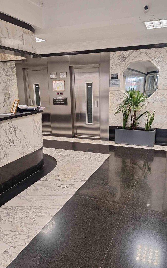 VENTA OFICINA MICROCENTRO AV. DE MAYO / 312 M2