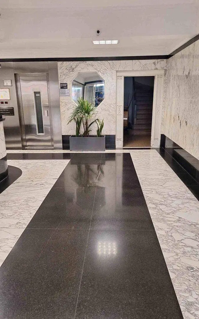 VENTA OFICINA MICROCENTRO AV. DE MAYO / 312 M2 8