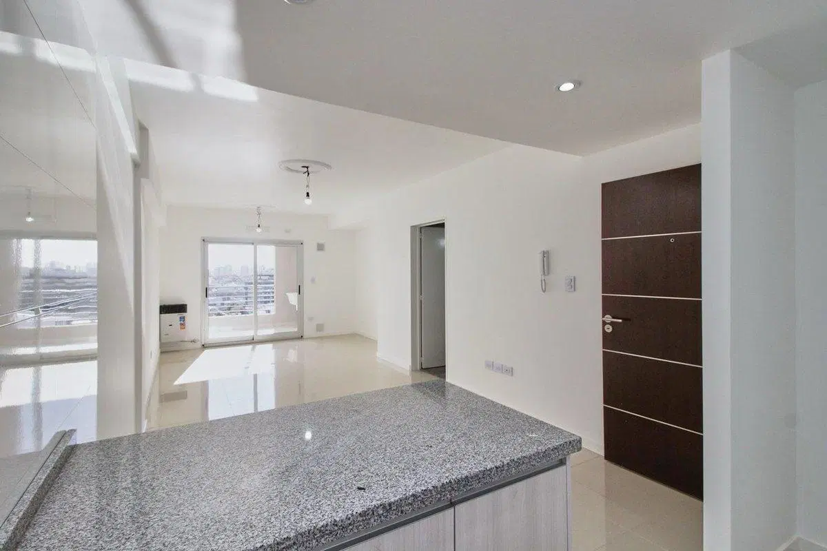 VENTA DEPTO 2 AMB. EN V. URQUIZA C/ BALCON Y PATIO 5