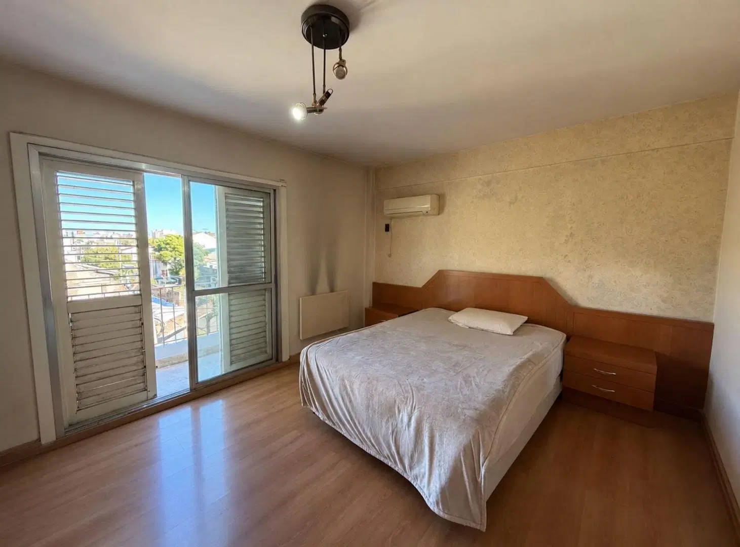 VENTA CASA 4 AMB COCHERA BALCÓN GRAL SAN MARTIN 4