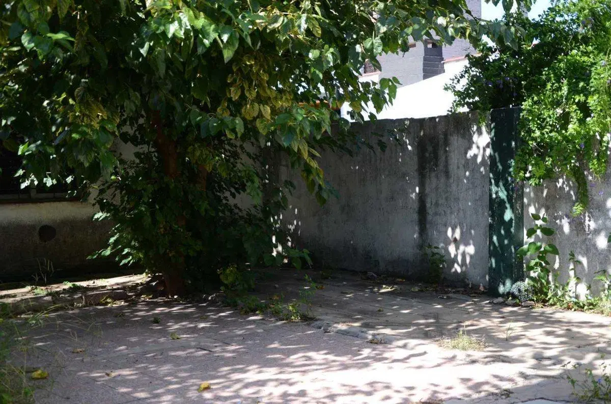 VENTA CASA A REFAC 433M2 LOTE 8.66X50 RAMOS MEJIA 2
