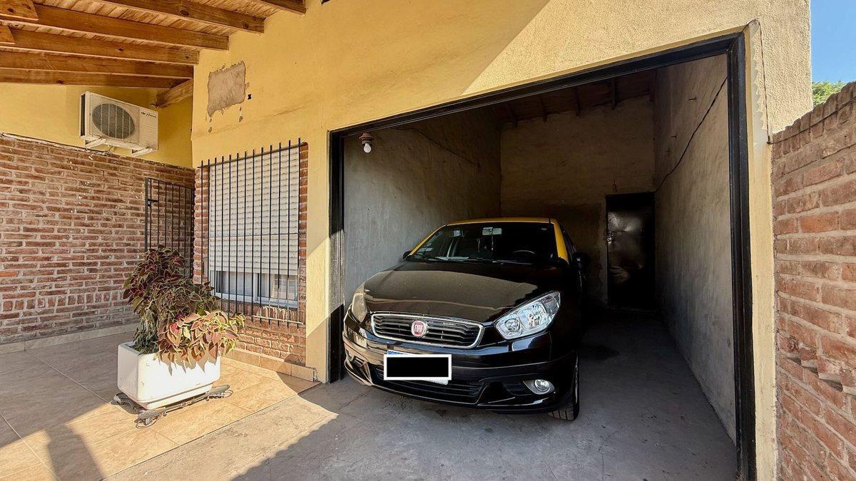 Foto de Venta Casa Multifamiliar en Moreno, imagen 5