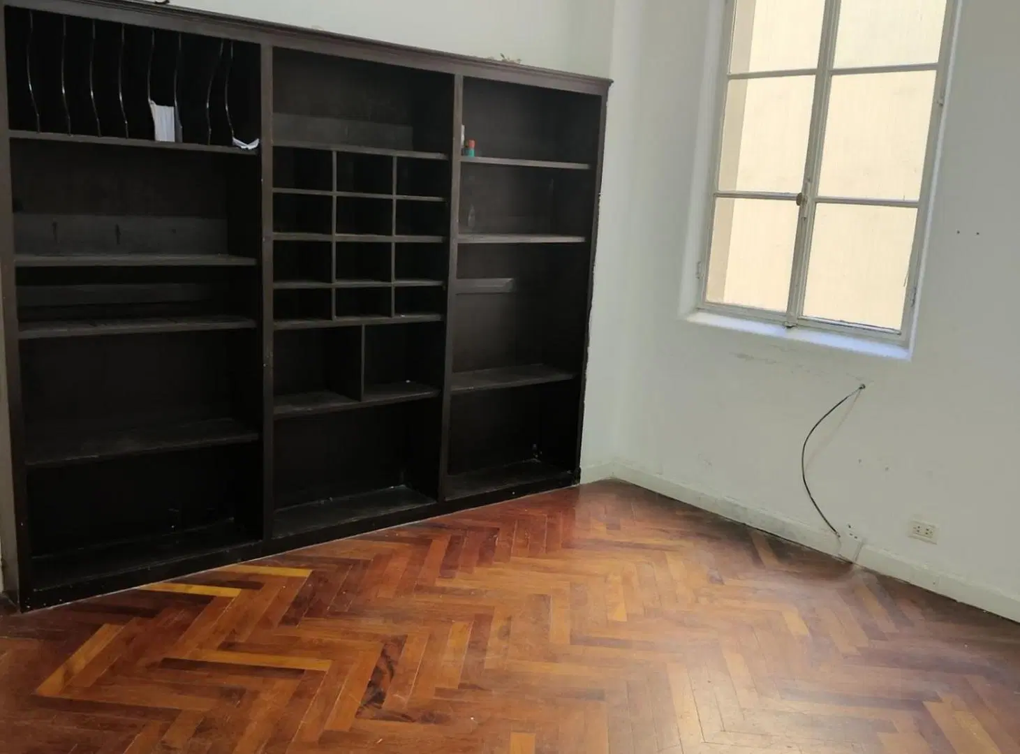 VENTA OFICINA EN MONSERRAT 4