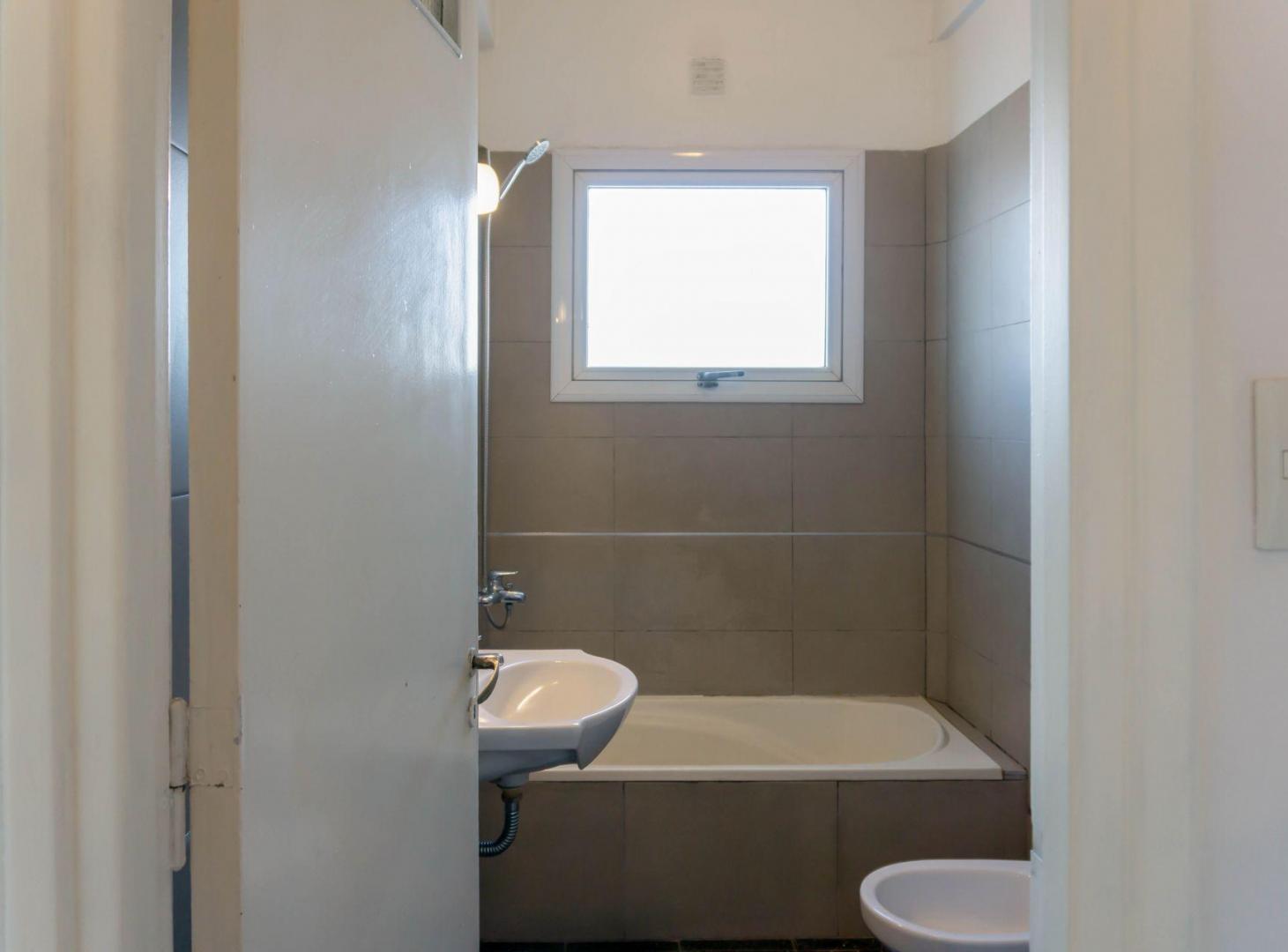 Foto de VENTA PH 3 AMB C/ TERRAZA COLEGIALES - CHACARITA, imagen 5