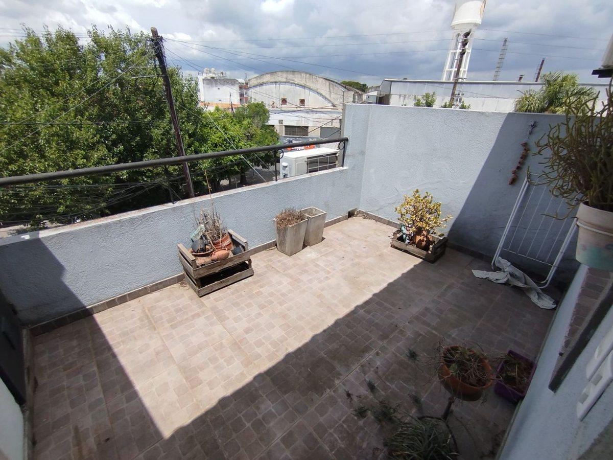 VENTA DEPTO 2 AMB CON COCH Y TERRAZA APTO CREDITO