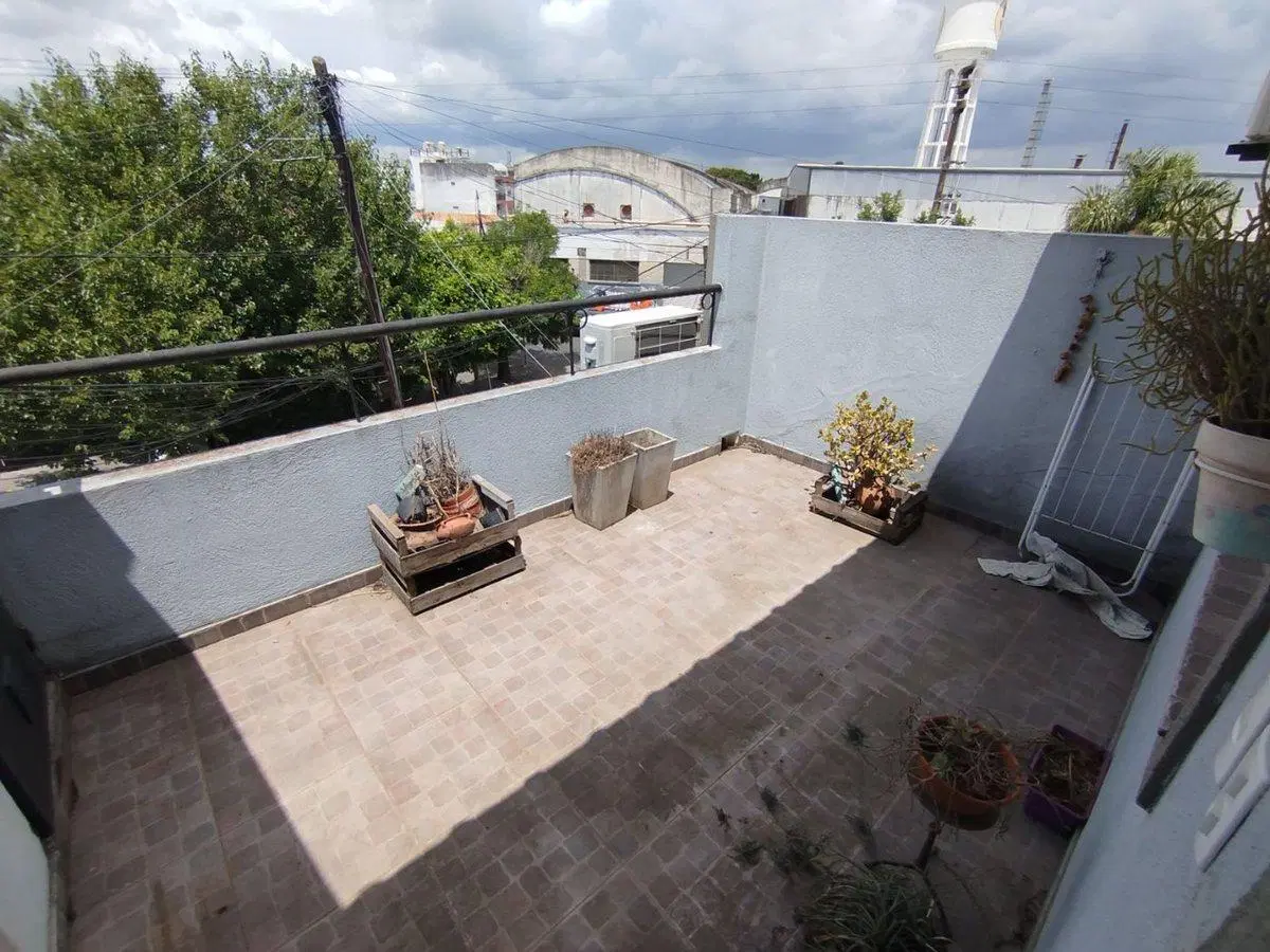 VENTA DEPTO 2 AMB CON COCH Y TERRAZA APTO CREDITO 5