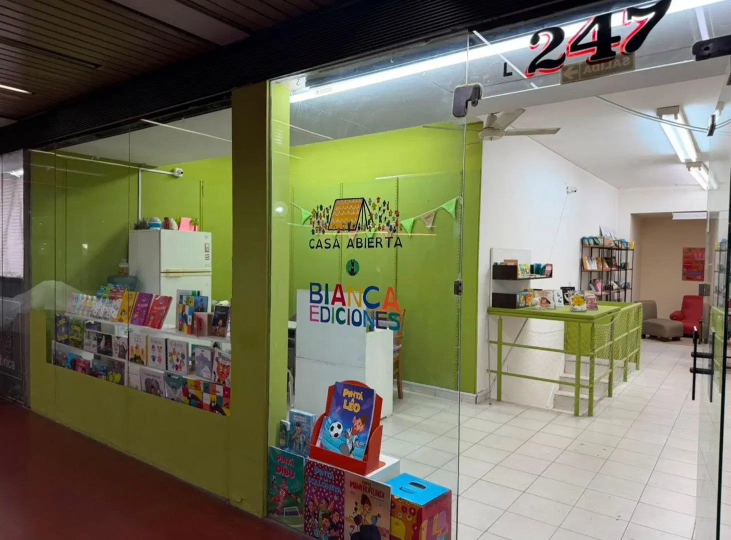 VENTA LOCAL RETIRO EN GALERIA CON SUBSUELO 5