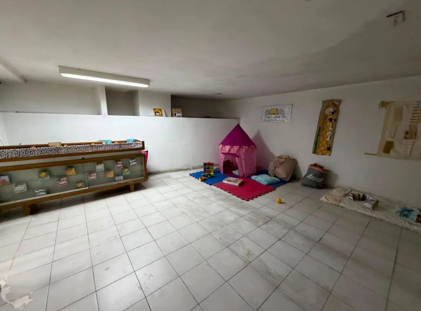 VENTA LOCAL RETIRO EN GALERIA CON SUBSUELO 4