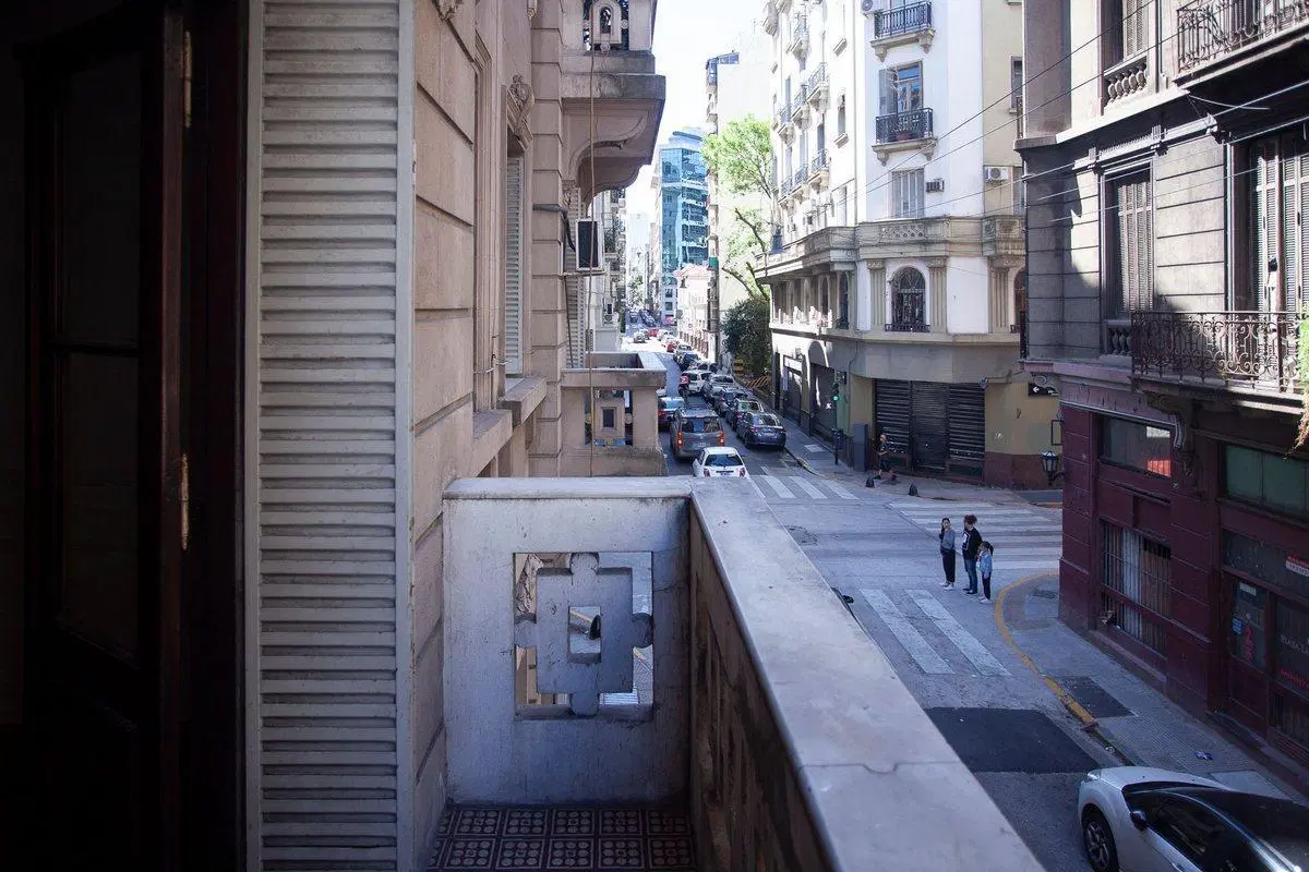 VENTA DEPARTAMENTO 7 AMB. CON BALCÓN MONSERRAT 5