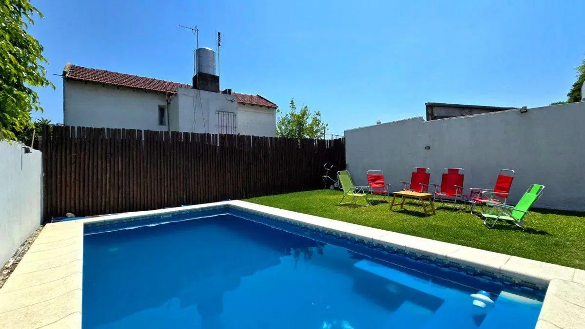 Venta Casa 3 ambientes El palomar pileta parrilla 2
